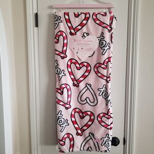 Betsey Johnson Christmas Candy Cane Hearts XOXO Pink Throw Blanket 50"x70 NWT